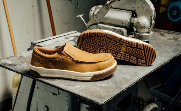 Men's Gibson Slip-On Work Shoe (Carbon Toe) | Belgian/Gum