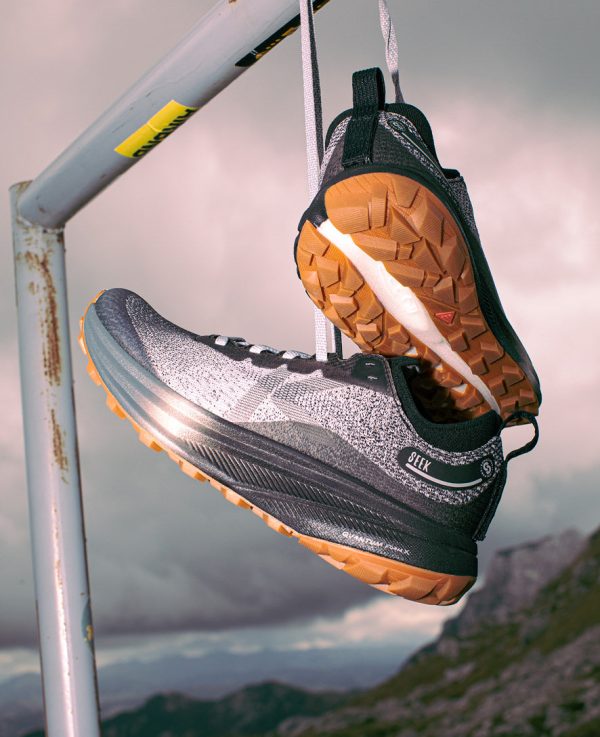 Men's Seek Trail Running Shoe | Abbey Stone/Gold